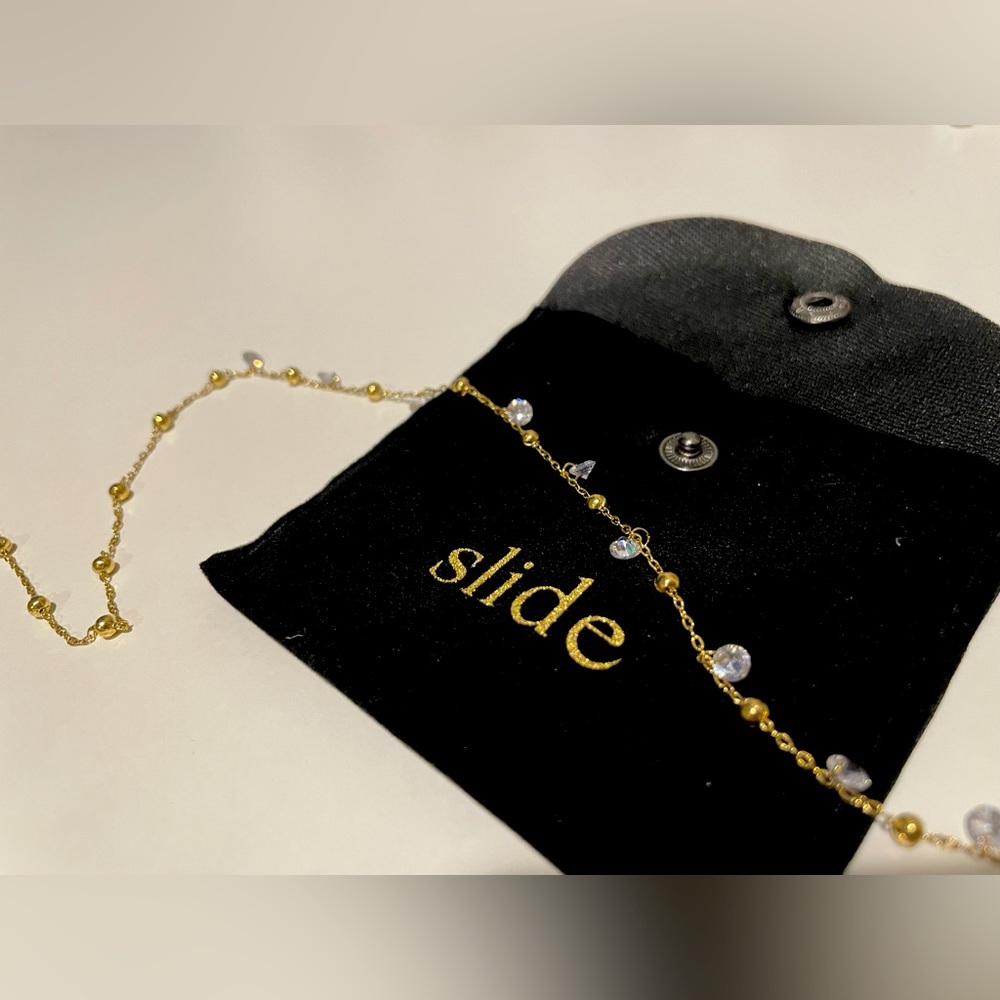 Slide Jewels - 18k Gold Plated Firefly and Sparkle Necklace - Picture 2 of 7